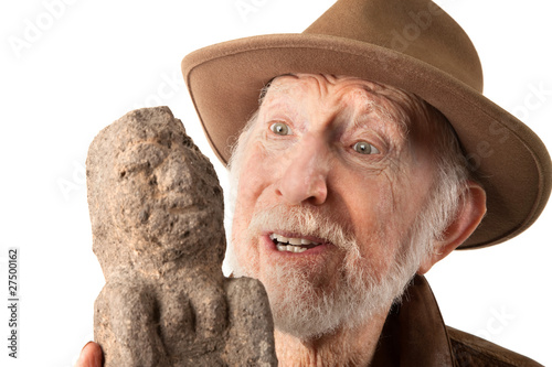 Εκτύπωση καμβά Adventurer or archaeologist with idol