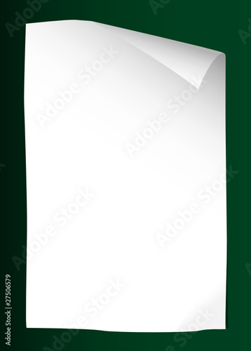 Leeres Blatt Papier mit grünem Hintergrund