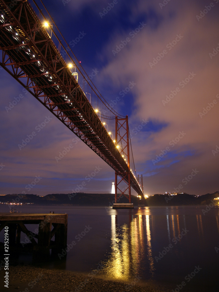 Naklejka premium ponte 25 abril