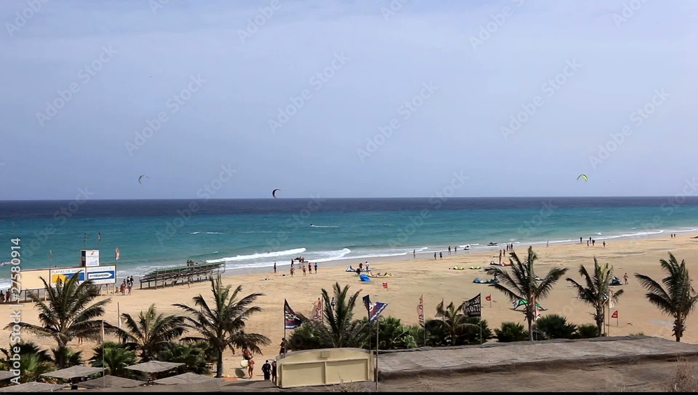 plage de kitesurfeurs