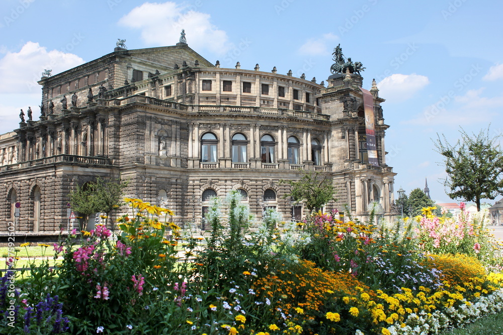 Dresden - Semperoper im Sommer
