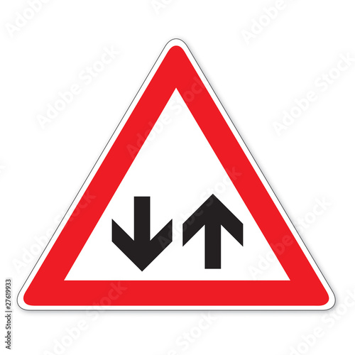 Schild (5) Gegenverkehr