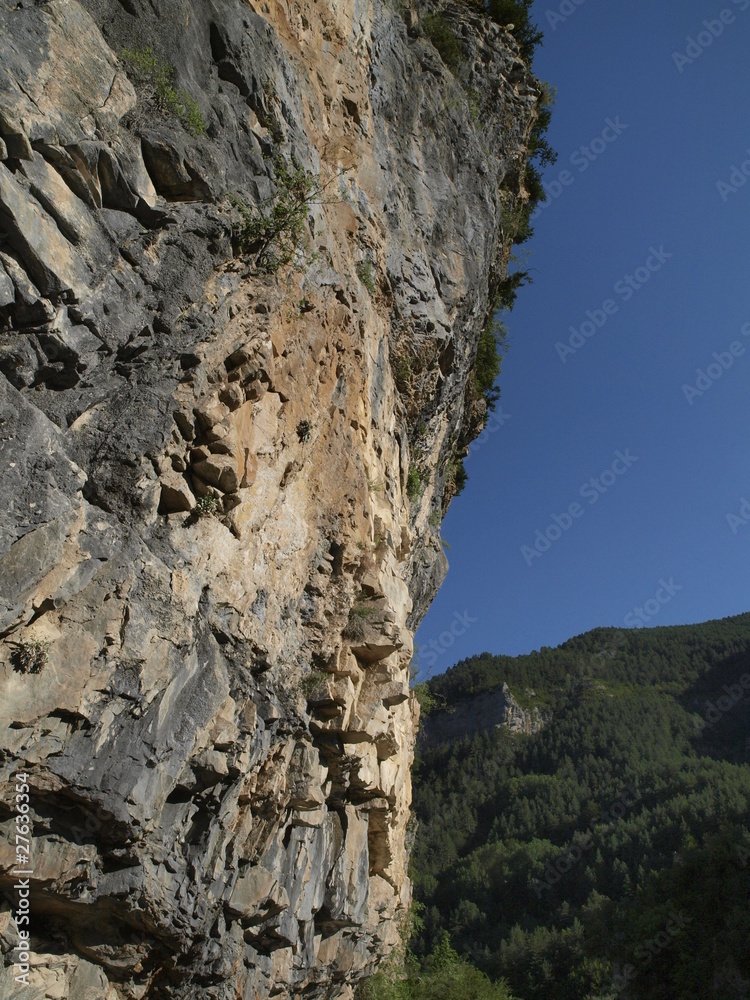 Parque nacional de Ordesa en los Pirineos Parque nacional de Ordesa en los Pirineos