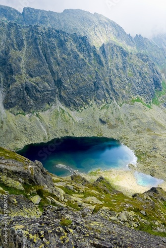 Fototapeta Naklejka Na Ścianę i Meble -  beautiful lake in a slovakia high tatra mountains