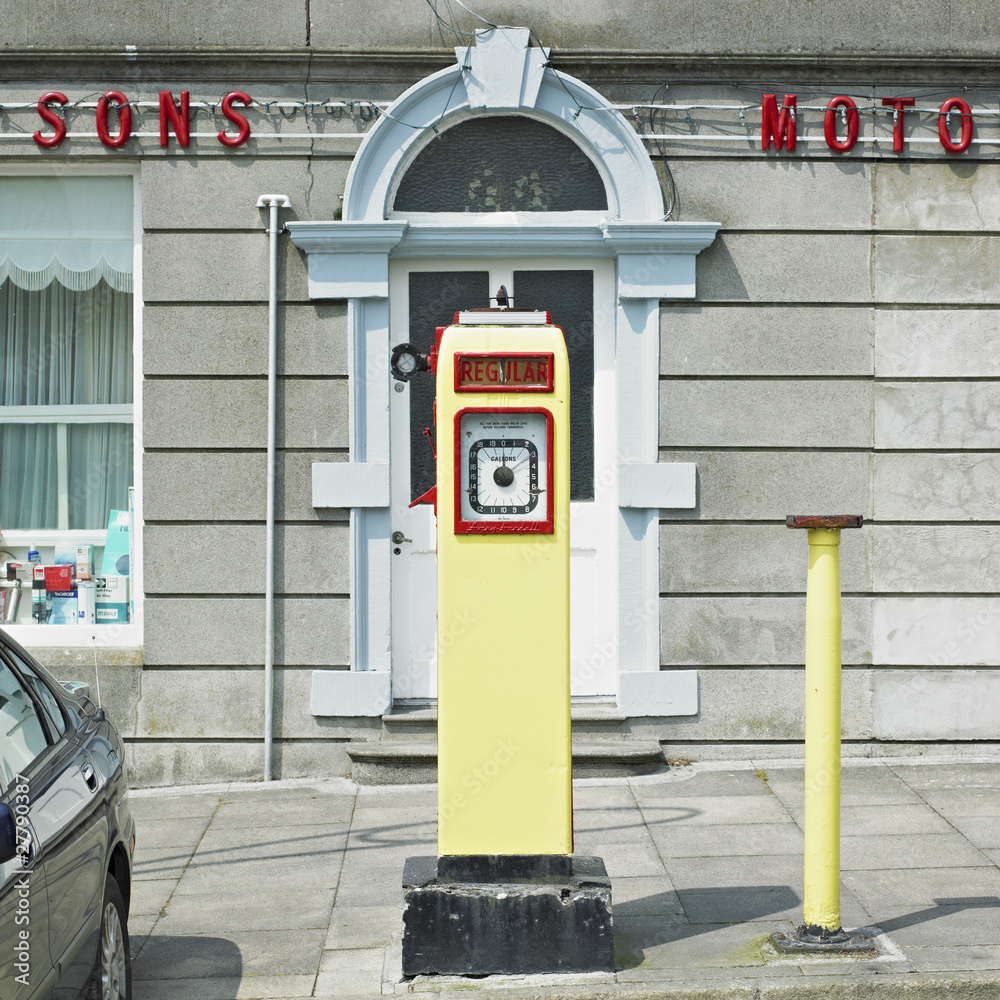 Fototapeta premium old petrol station, Birr, County Offaly, Ireland