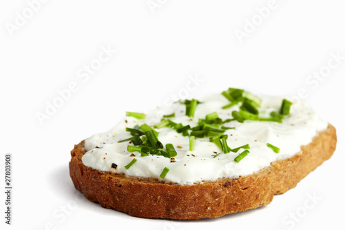 Herbal bread with curd and chives