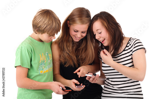 Teens mit Handy 1110