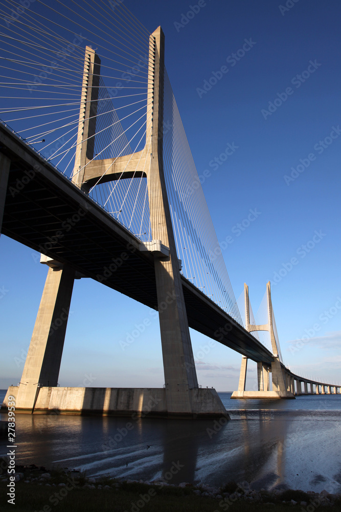 Naklejka premium Ponte Vasco da Gama in Lissabon / Portugal