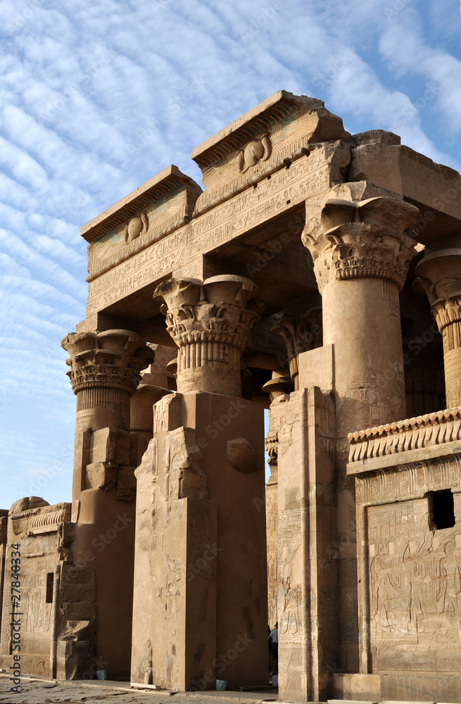 Руины храма в Египте .