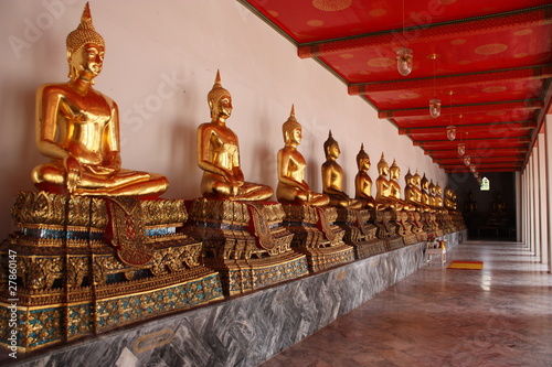 Photography golde buddah statue in bangkok