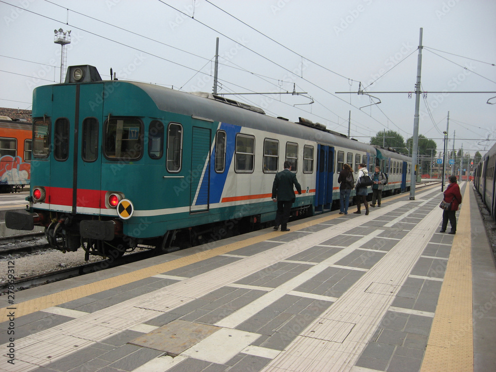 train at station 2