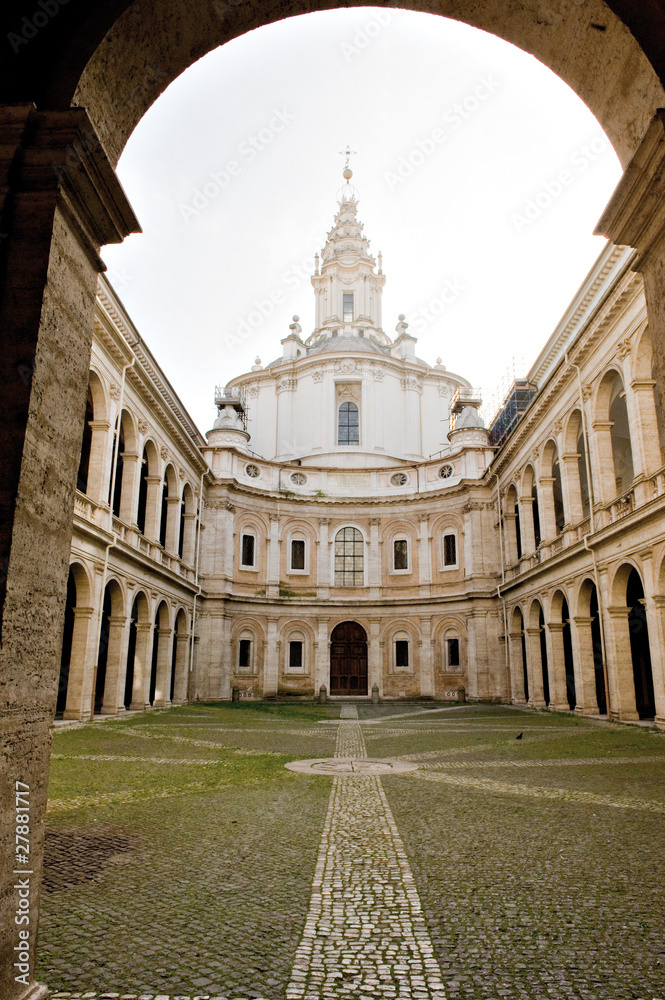 Roma Chiesa Sant'Ivo nel palazzo della sapienza