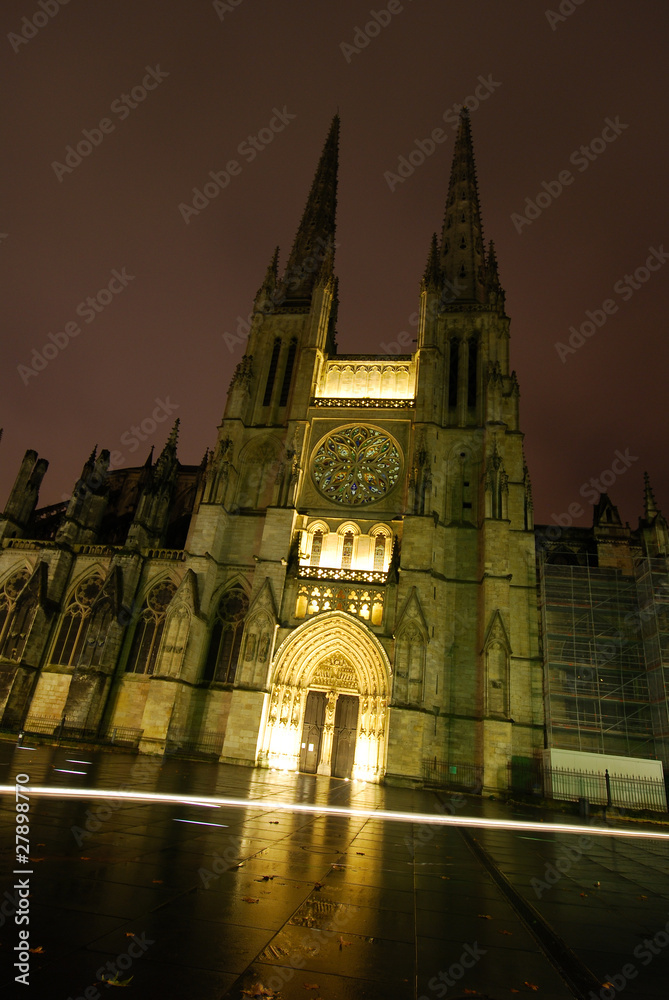 La cathédrale Saint André de nuit