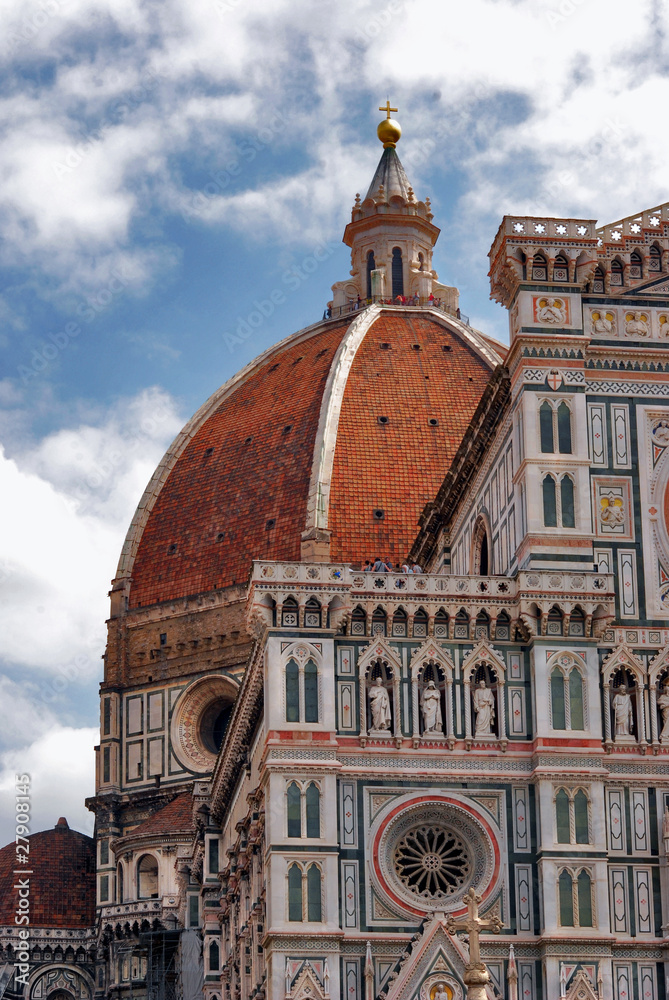Fototapeta premium The Domo, Florence, Italy with clouds