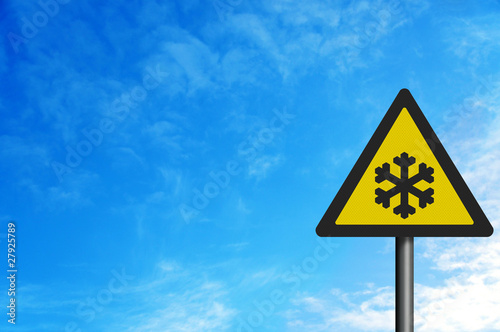 Photo realistic ' risk of ice' sign, isolated on white