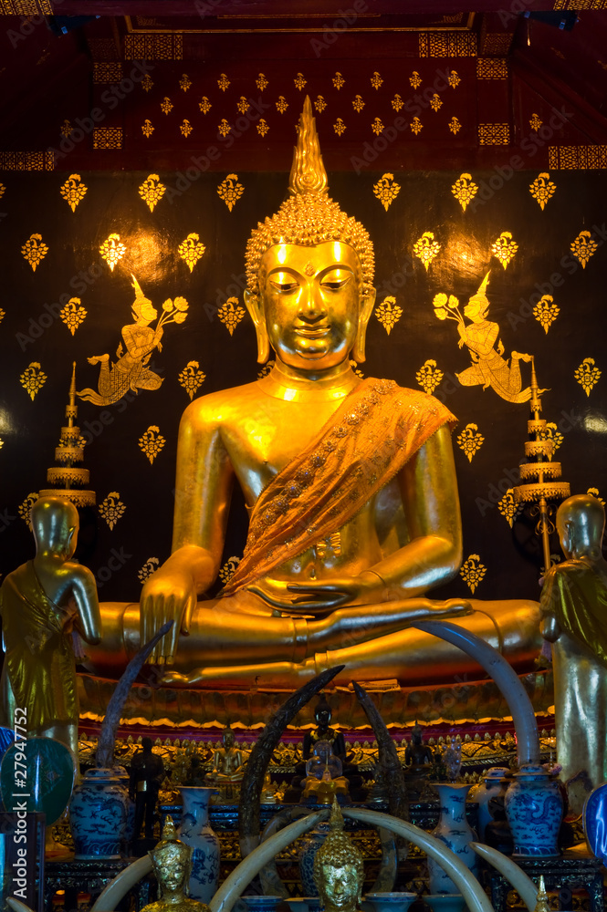 Obraz premium Golden Buddha in Thailand