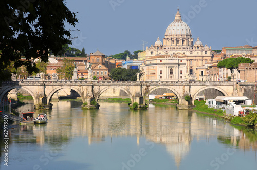 view of panorama Vatican City in Rome, Italy © Vladimir Mucibabic