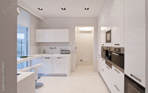 Fototapeta Naklejka Na Ścianę i Meble -  White modern kitchen