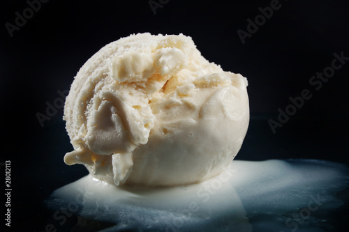vanila ice cream scoop