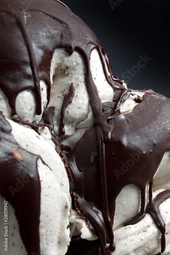 vanila and chocolate ice cream