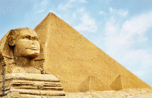 Sphinx and The Pyramid #28042547