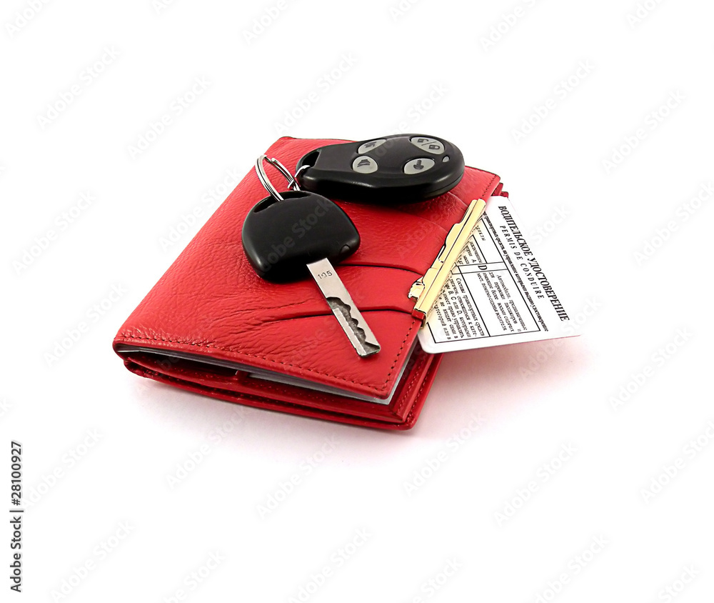 Ключ от авто на красном портмоне и водительское удостоверение фотография  Stock | Adobe Stock