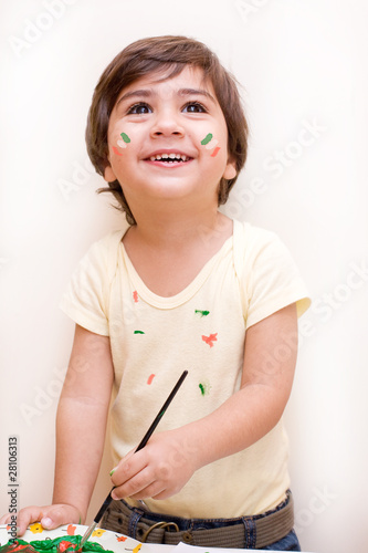 bambino che dipinge