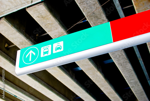 direction to bus and taxi sign in airpot