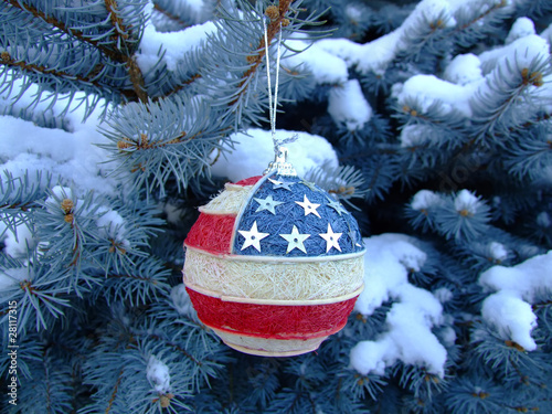 Single USA-style ball on the fir tree