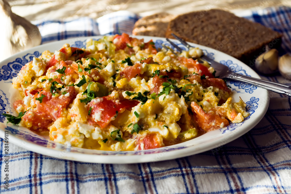 Scrambled eggs with vegetables