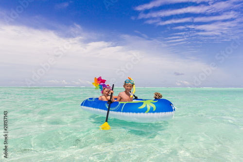 Children in rubber raft © Marzanna Syncerz