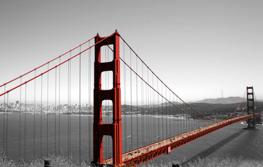 Papier peint photo Rouge, noir, blanc Golden Gate Bridge de San Francisco  © hqphotography