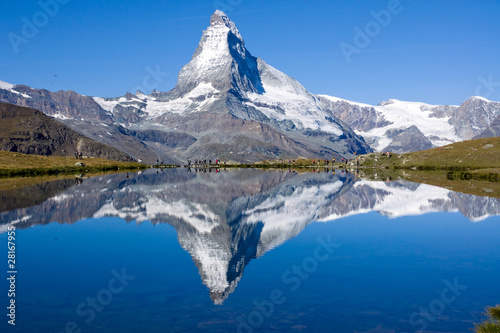 фотография Tourists in front of the Matterhorn
