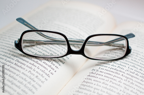 Lectura: libros y gafas