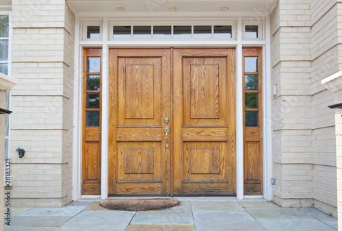 XXXL Wooden Double Door Grand Entrance to a Home © qingwa