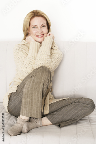 reife Dame zuhause photo