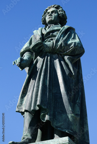 Beethoven-Monument in Bonn from left side
