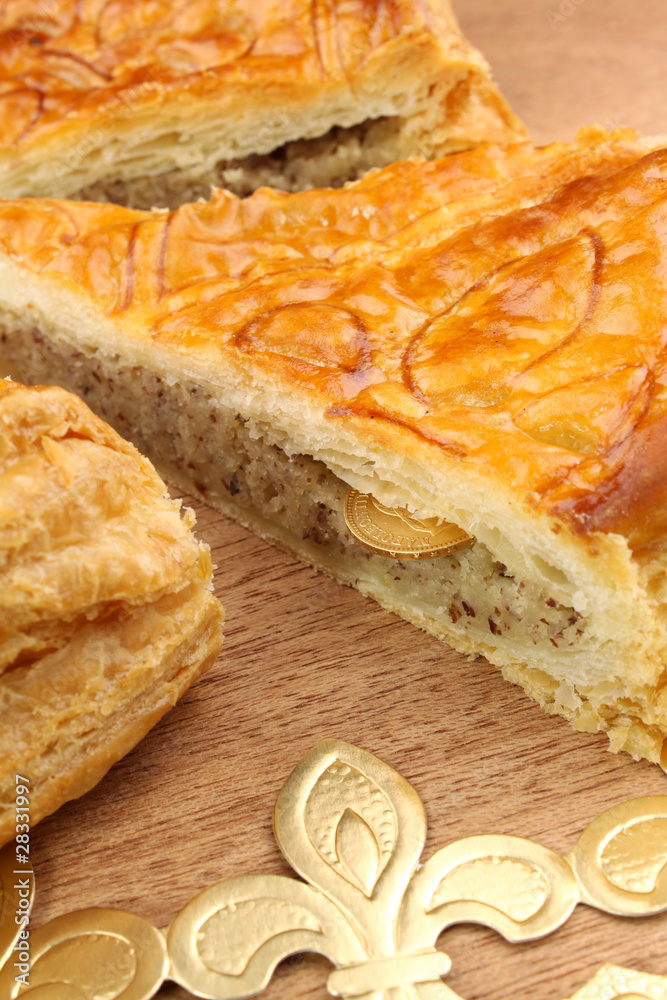 Galette des rois frangipane et pièce en or Galette des rois frangipane et pièce en or