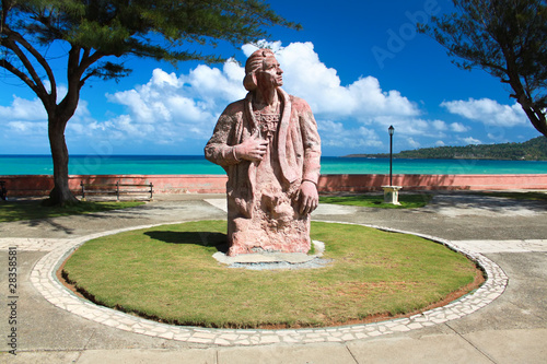 Vászonkép Christoforo Colombo memorial statue, Baracoa,  Cuba