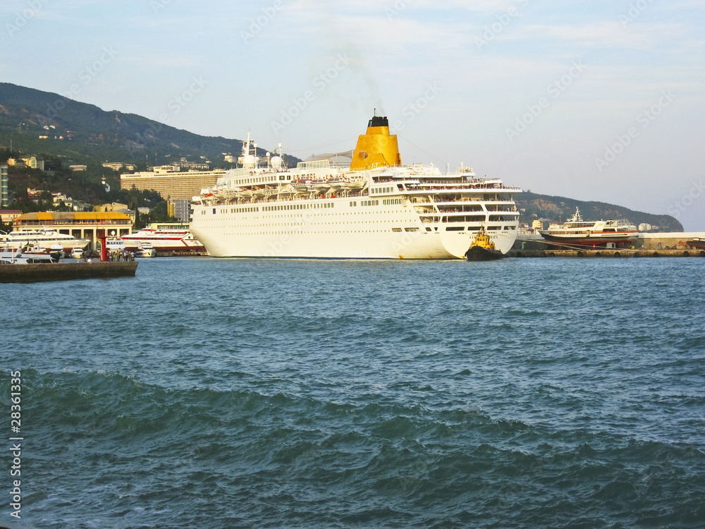 Big cruise ship, Yalta