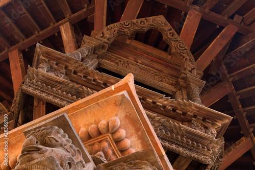 Hindu temple wooden framework detail © Stéphane Bidouze