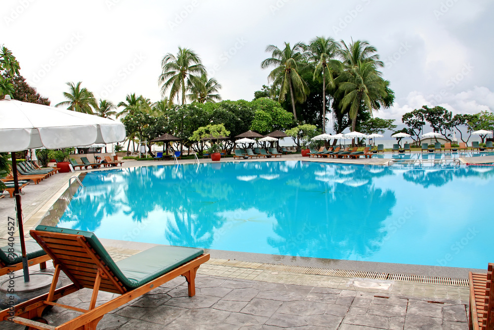 Fototapeta premium Beautiful swimming pool at an thailand resort