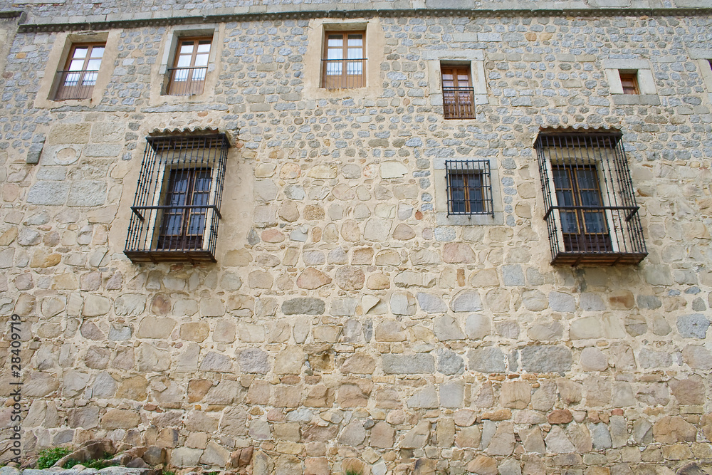 Ventanas en la muralla de Ávila