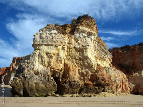 Colourful rocks on the Algarve coast in Portugal © wjarek