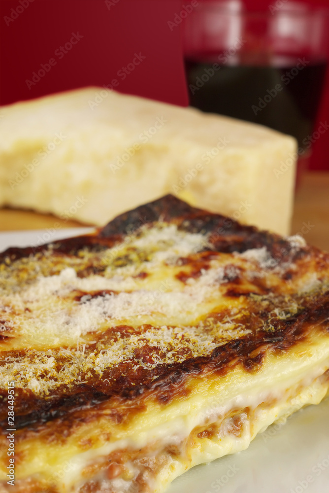 piatto di lasagne con formaggio grana piatto di lasagne con formaggio grana