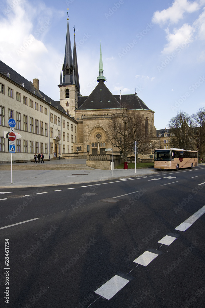 Luxemburg 932