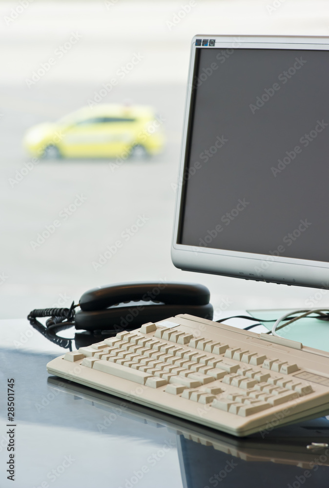 Computerterminal am Flughafen