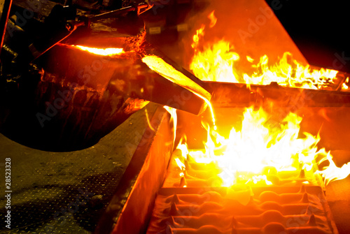 metal casting process in high temperature photo