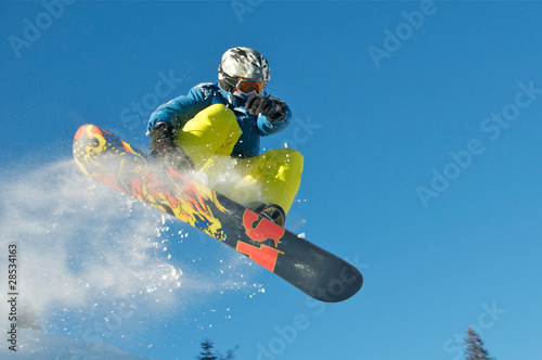 Snowboard Kid springt #28534163