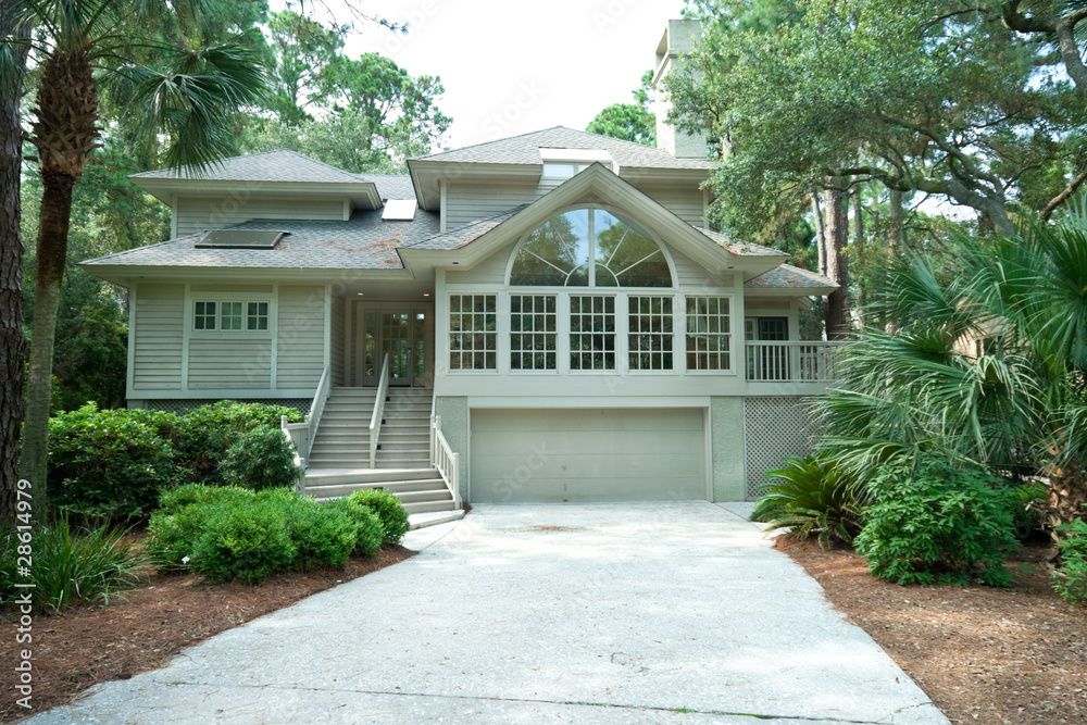 Fototapeta premium Modern Upscale Single Family House in Hilton Head, South Carolin
